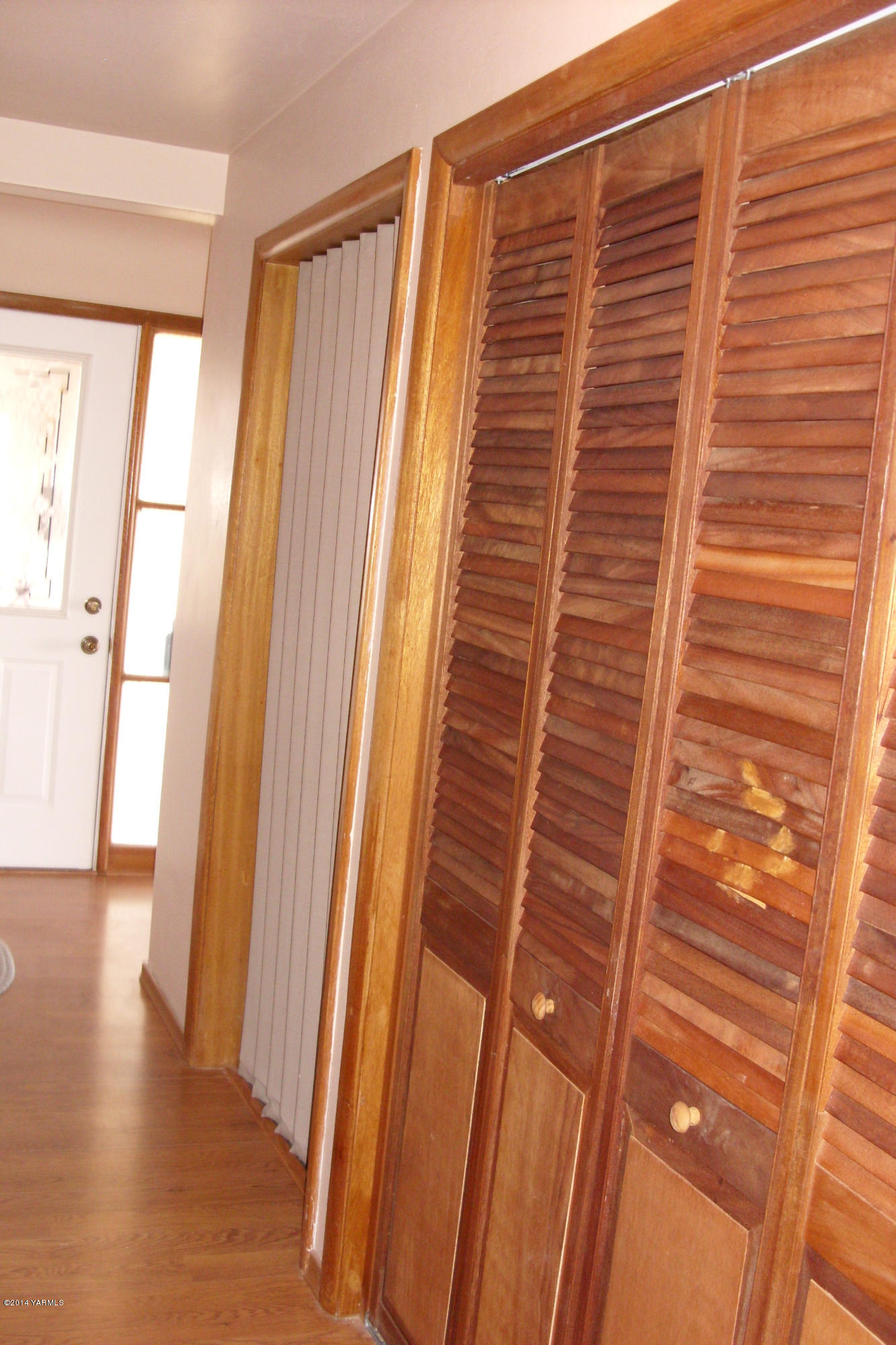710 South Friedline Road Yakima, WA 98908 - Photo 12 of 22 a view of a closet with wooden floor