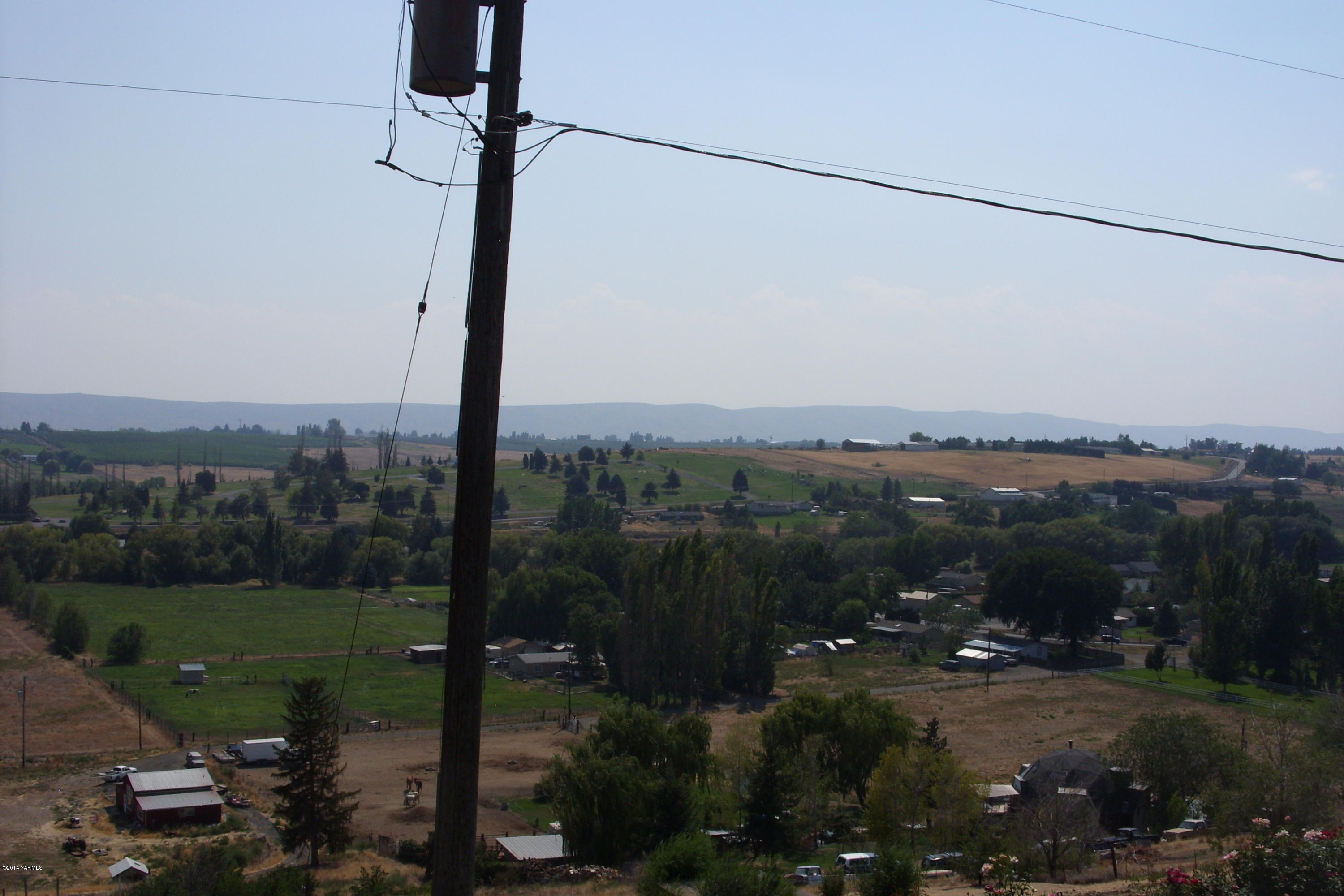 710 South Friedline Road Yakima, WA 98908 - Photo 22 of 22 a view of a city from a balcony