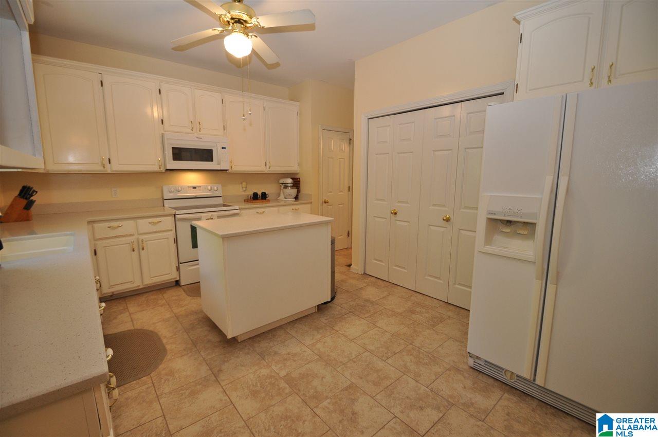 108 Grove Circle Alabaster, AL 35007 - Photo 6 of 15