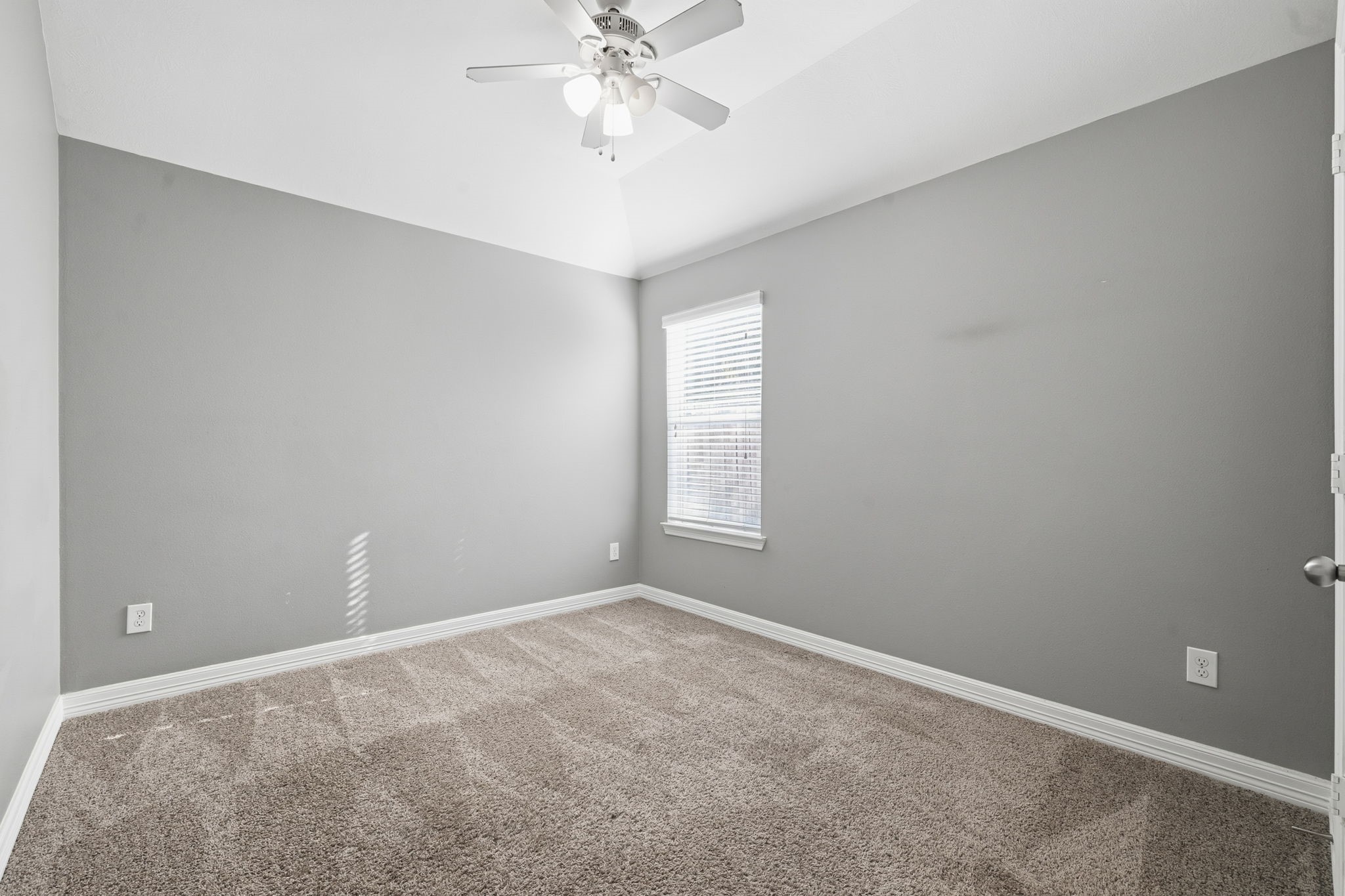 1715 Round Oak Lane Conroe, TX 77304 - Photo 22 of 32