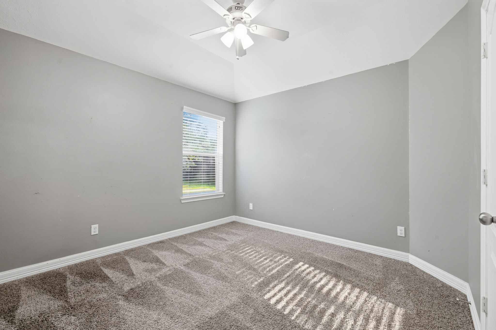 1715 Round Oak Lane Conroe, TX 77304 - Photo 24 of 32