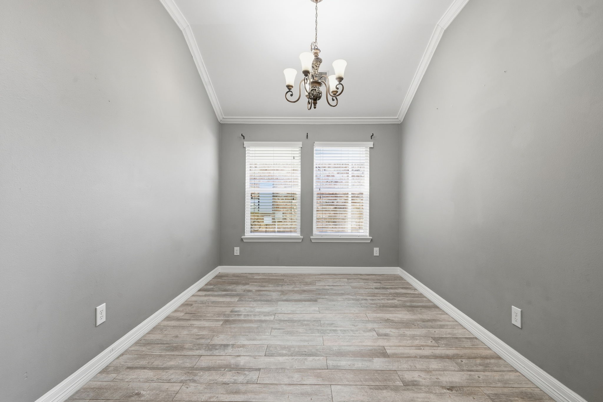 1715 Round Oak Lane Conroe, TX 77304 - Photo 7 of 32