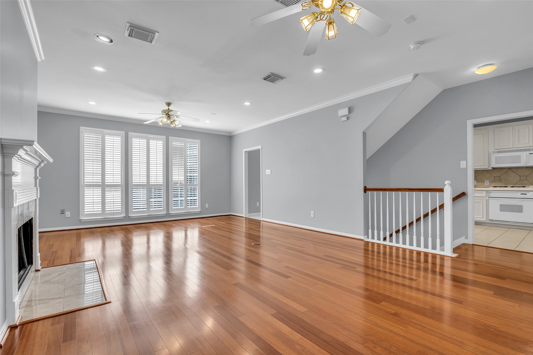 1417 West Webster Street Houston, TX 77006 - Photo 9 of 32