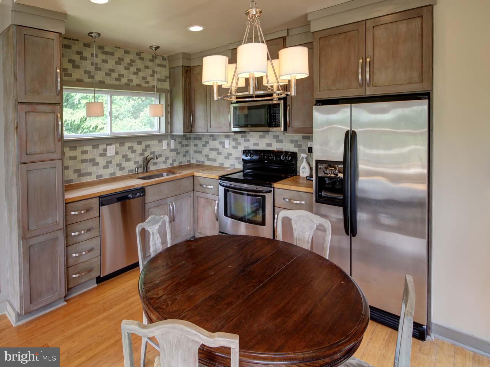 2514 Supinlick Ridge Road Mount Jackson, VA 22842 - Photo 17 of 29 Dining Area/Kitchen