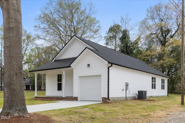 $239,900 | 271 McNeil Circle, Dunn, NC 28334