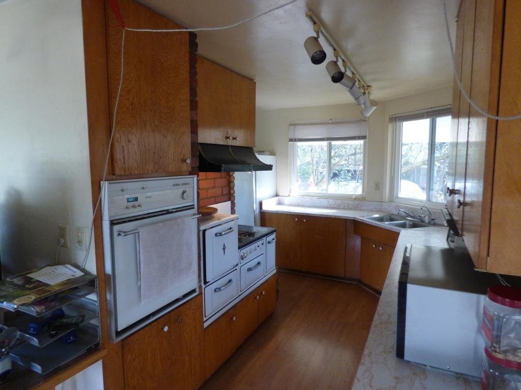 2791 Painted Cave Road Santa Barbara, CA 93105 - Photo 3 of 9 Kitchen
