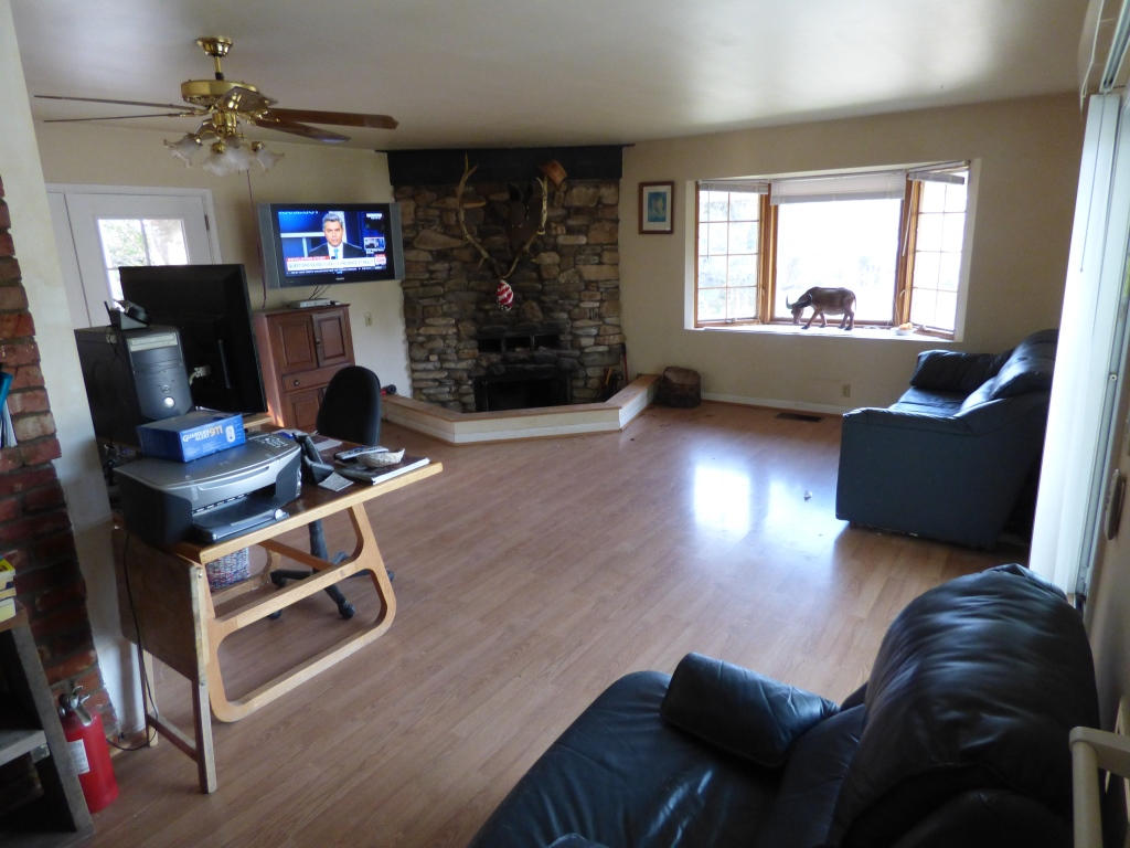 2791 Painted Cave Road Santa Barbara, CA 93105 - Photo 5 of 9 Living Room