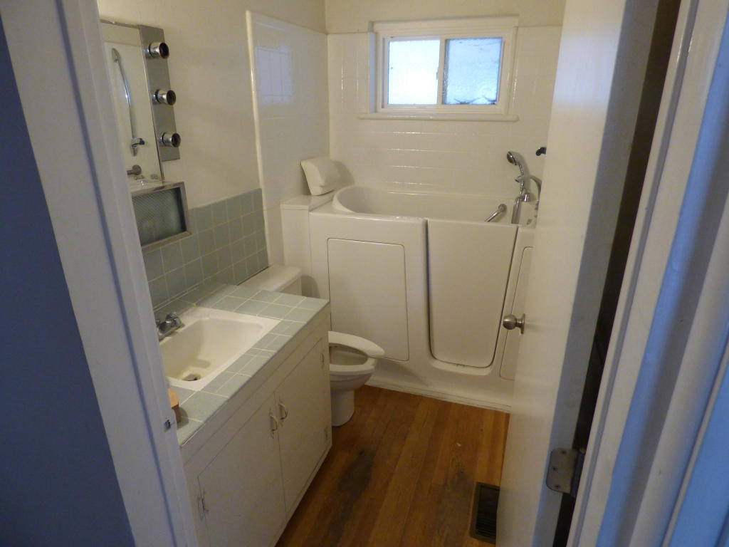 2791 Painted Cave Road Santa Barbara, CA 93105 - Photo 9 of 9 Handicapped Bath