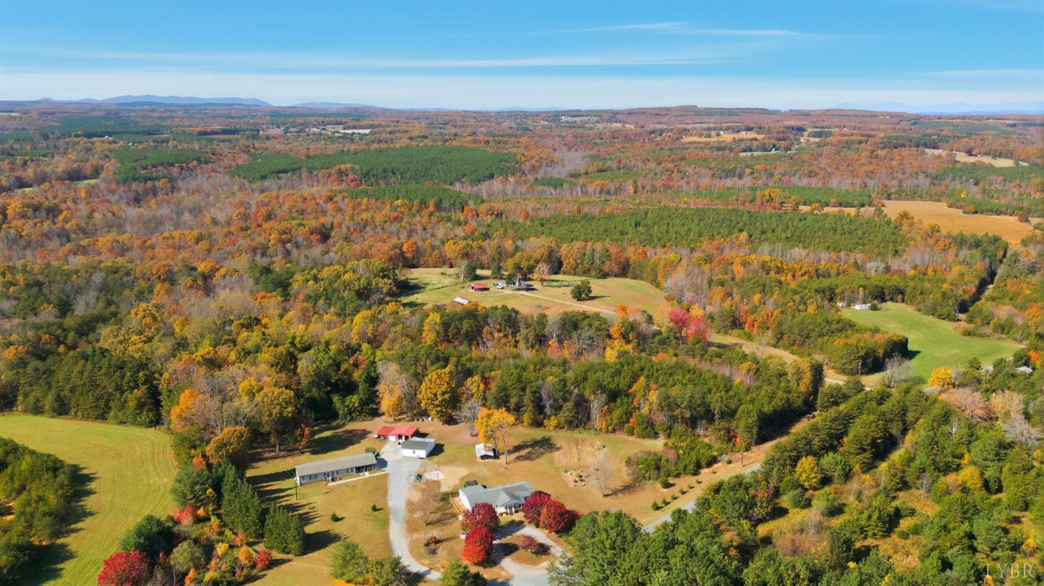 1821 Telegraph Road Gretna, VA 24557 - Photo 50 of 54 view of city and mountain