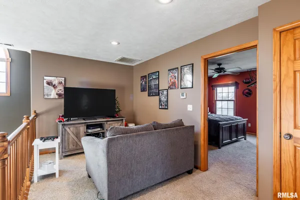 $455,000 | 1615 Posey Street, Marion, IL 62959