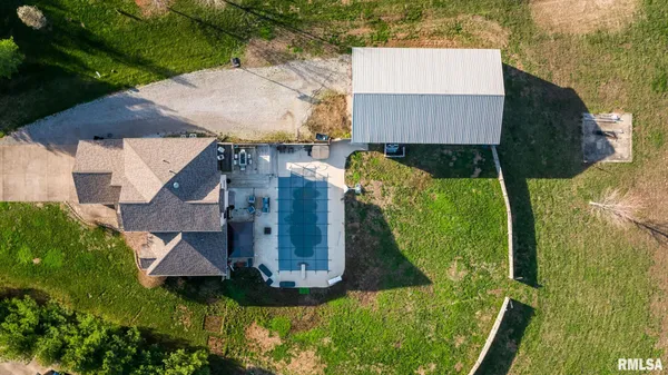 $455,000 | 1615 Posey Street, Marion, IL 62959