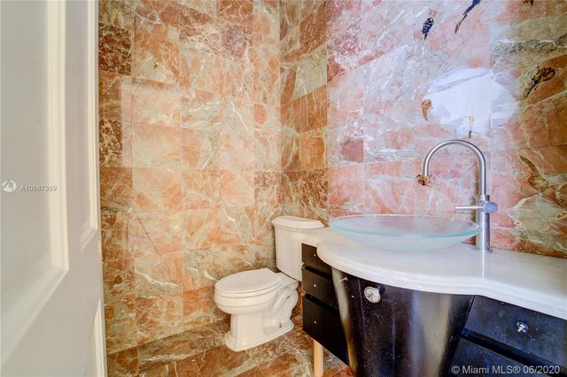 $3,780,000 | 2 Tahiti Beach Island Road, Coral Gables, FL 33143