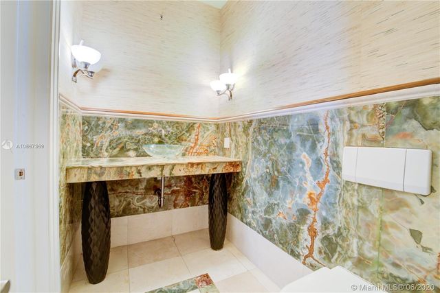 $3,780,000 | 2 Tahiti Beach Island Road, Coral Gables, FL 33143