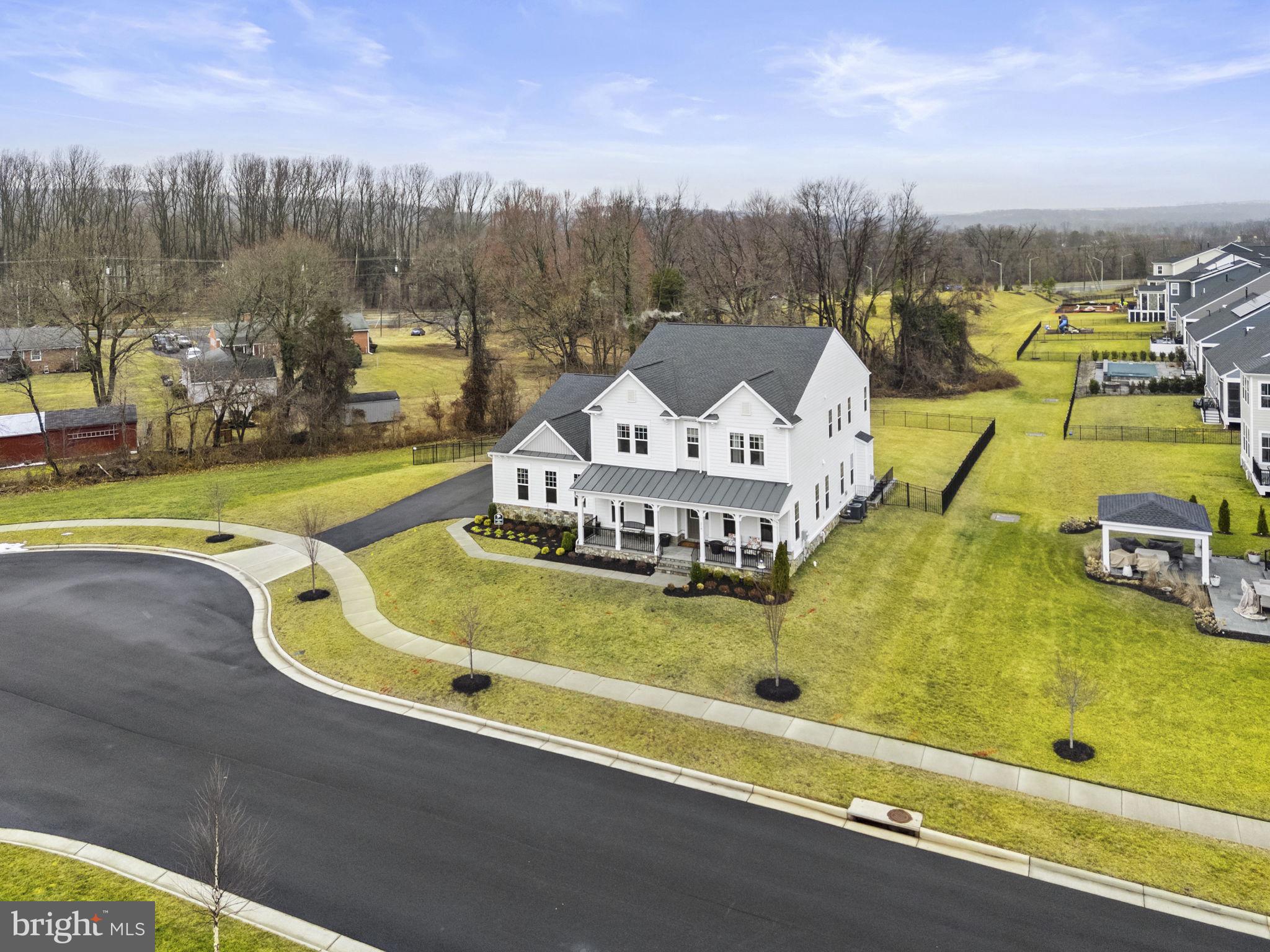 219 Idyllic Place Southeast Leesburg, VA 20175 - Photo 16 of 123 Gallery Image 16