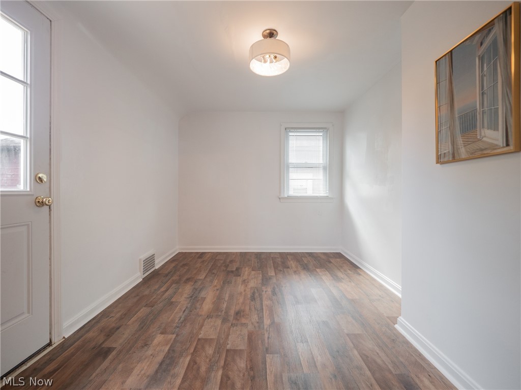 1279 Winston Road Cleveland, OH 44121 - Photo 13 of 35