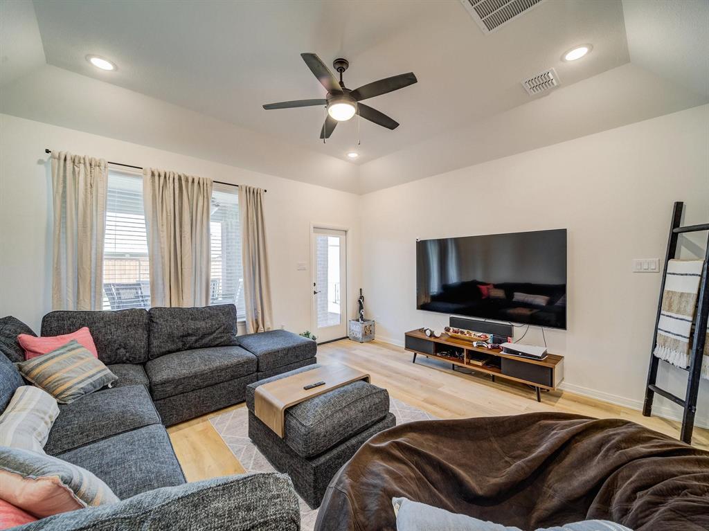 1820 Temple Hills Van Alstyne, TX 75495 - Photo 9 of 34