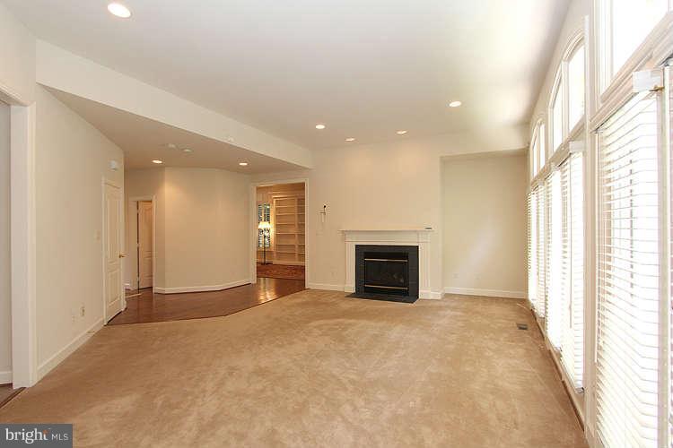 1373 Cameron Heath Drive Reston, VA 20194 - Photo 14 of 30 Family Room