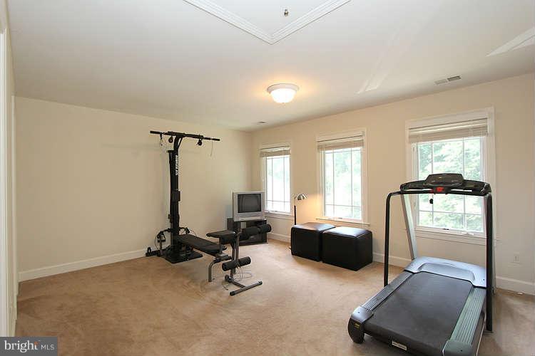 1373 Cameron Heath Drive Reston, VA 20194 - Photo 26 of 30 Bedroom