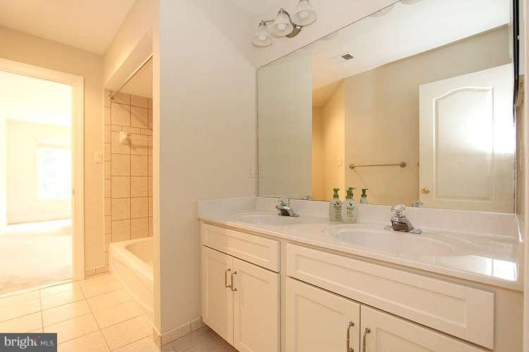 1373 Cameron Heath Drive Reston, VA 20194 - Photo 28 of 30 Bath