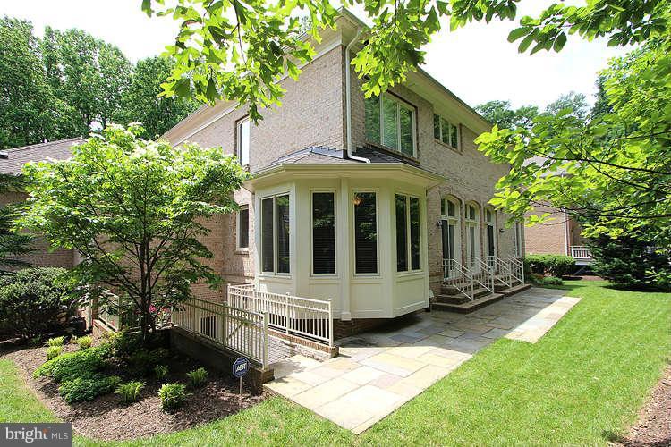 1373 Cameron Heath Drive Reston, VA 20194 - Photo 30 of 30 Exterior Rear