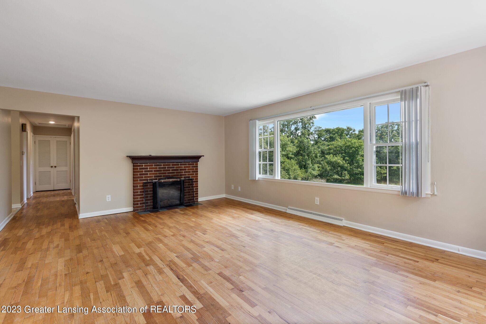 1369 Jolly Road Okemos, MI 48864 - Photo 13 of 36 Living Room