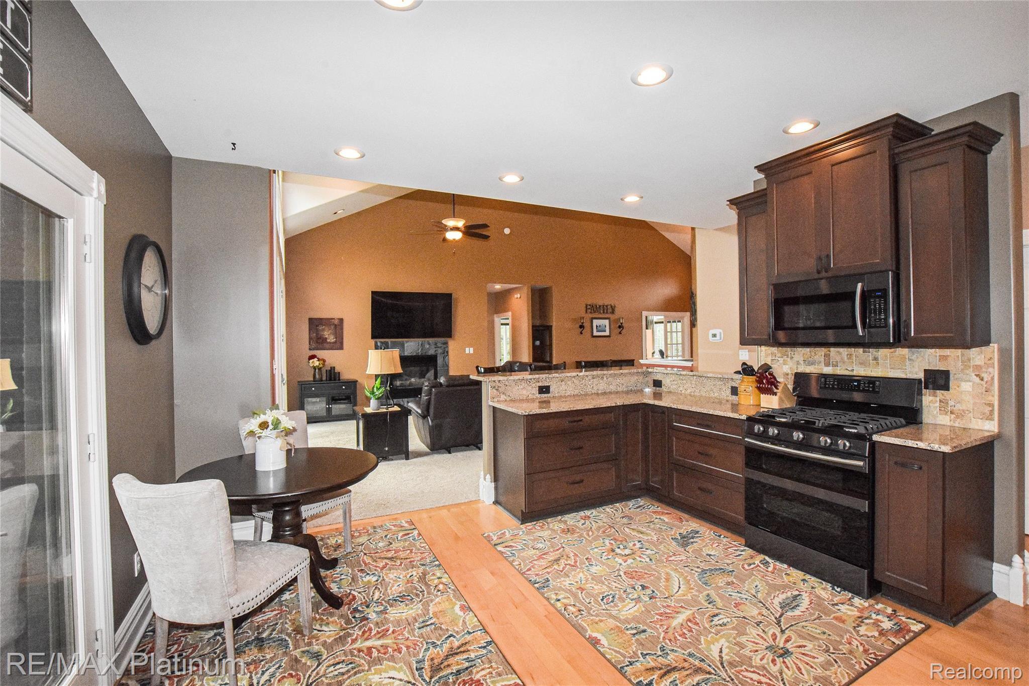 1410 Henderson Road Howell, MI 48855 - Photo 20 of 55 DSC_9610.jpg
