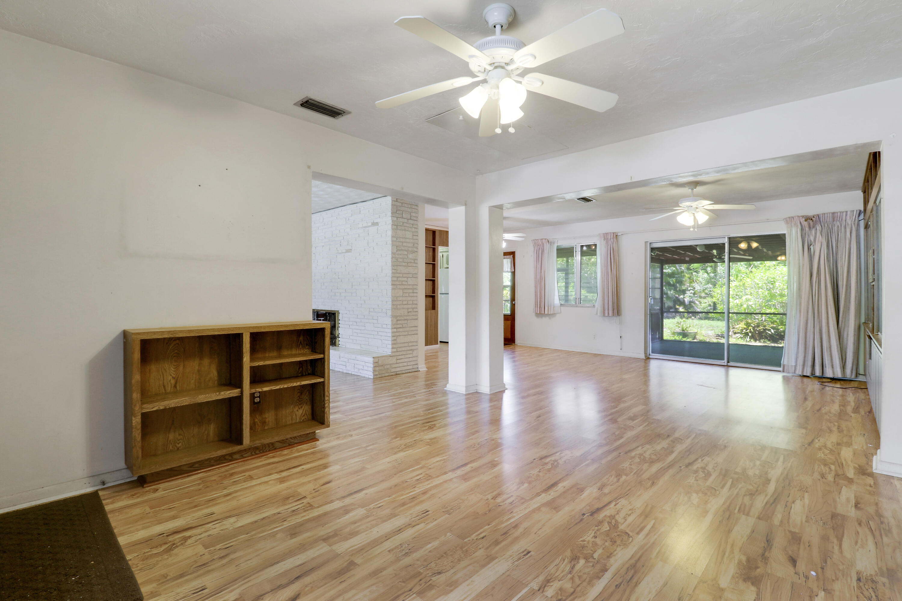 314 3rd Street Jupiter, FL 33458 - Photo 6 of 19 FRONT ROOM