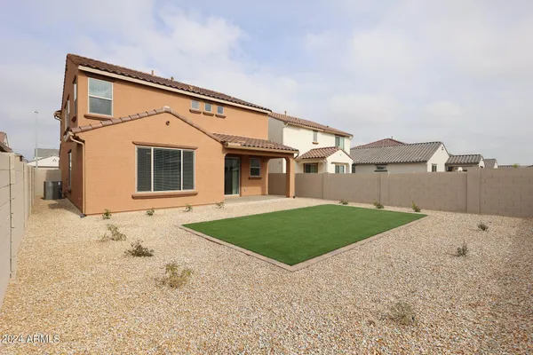 $2,400 | 9013 West Luke Avenue, Glendale, AZ 85305