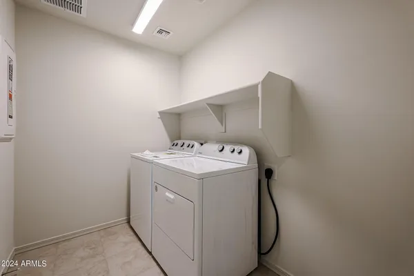 $2,400 | 9013 West Luke Avenue, Glendale, AZ 85305