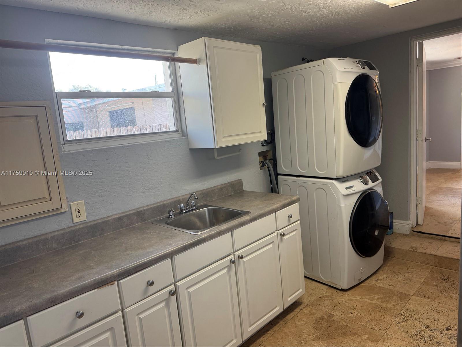 12520 Southwest 84th Avenue Road Miami, FL 33156 - Photo 9 of 20 Gallery Image 9