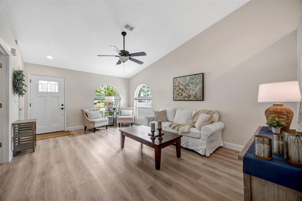 511 Center Point Road Valrico, FL 33594 - Photo 23 of 40