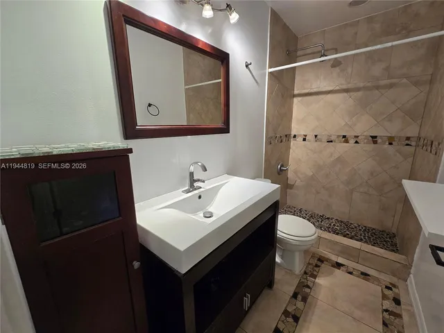 $2,500 | 2957 Southwest 36th Court, Unit 6, Miami, FL 33133