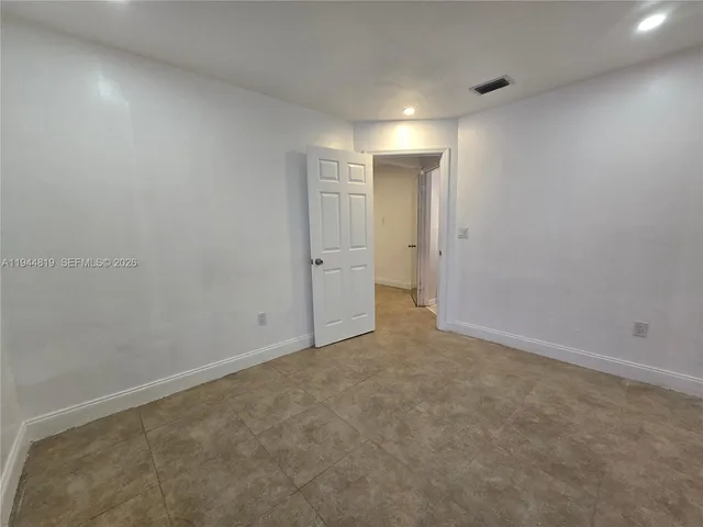 $2,500 | 2957 Southwest 36th Court, Unit 6, Miami, FL 33133