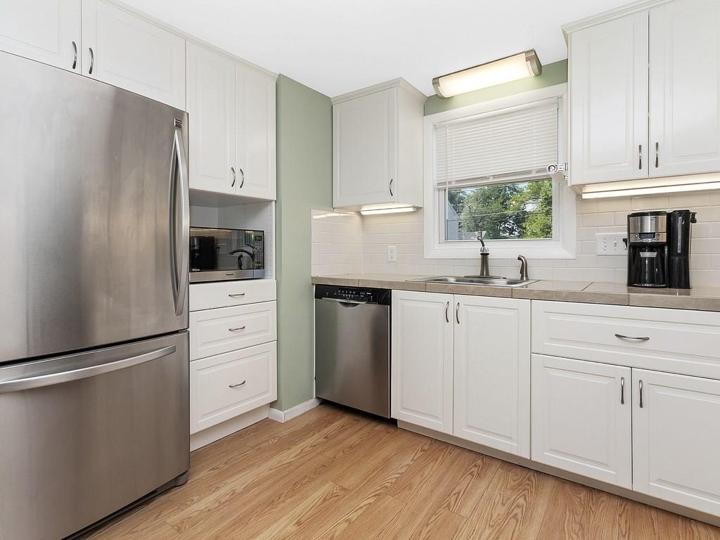 28 Meade Road Waltham, MA 02451 - Photo 3 of 35