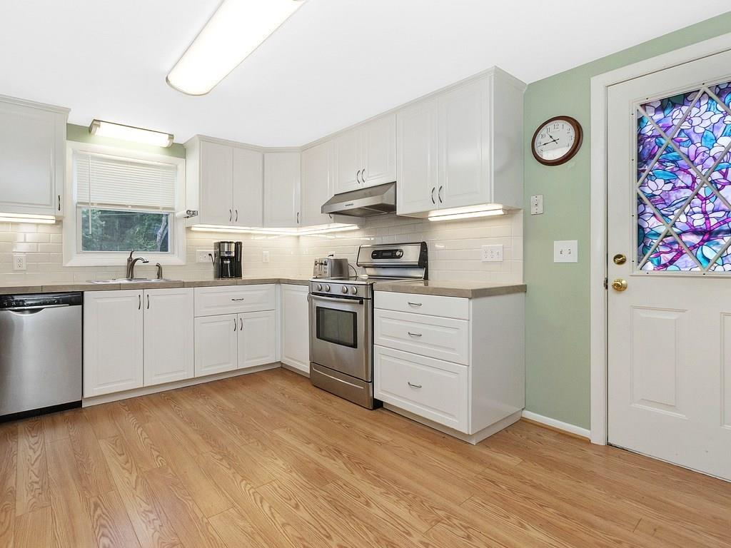28 Meade Road Waltham, MA 02451 - Photo 8 of 35