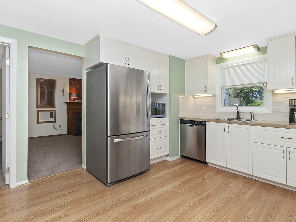 28 Meade Road Waltham, MA 02451 - Photo 10 of 35