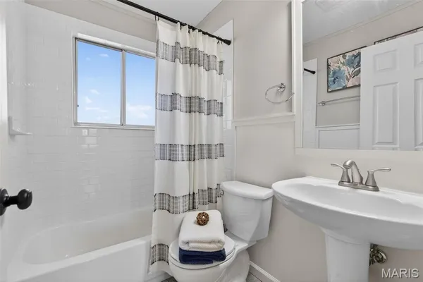 $280,000 | 916 Tree Trails Lane, Fenton, MO 63026