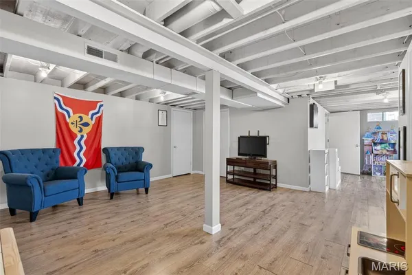 $280,000 | 916 Tree Trails Lane, Fenton, MO 63026