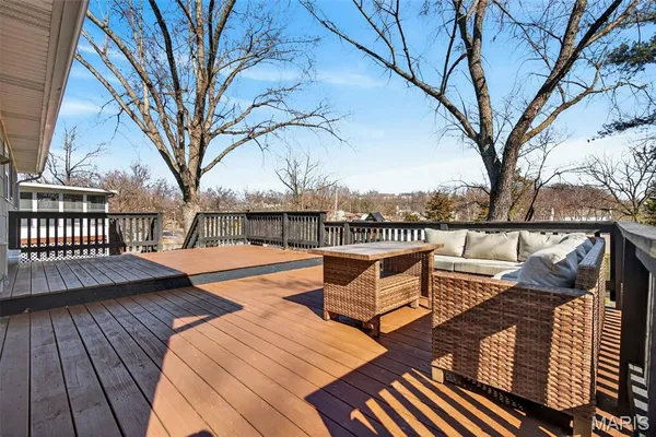 $280,000 | 916 Tree Trails Lane, Fenton, MO 63026