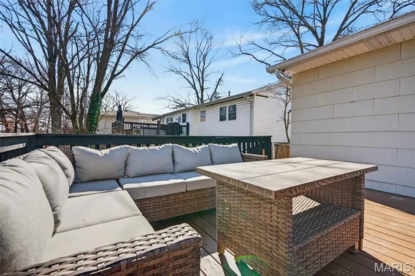 $280,000 | 916 Tree Trails Lane, Fenton, MO 63026