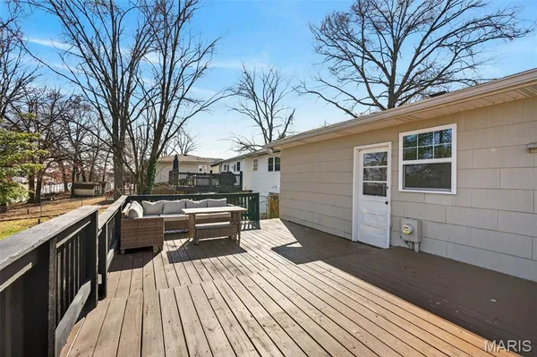 $280,000 | 916 Tree Trails Lane, Fenton, MO 63026