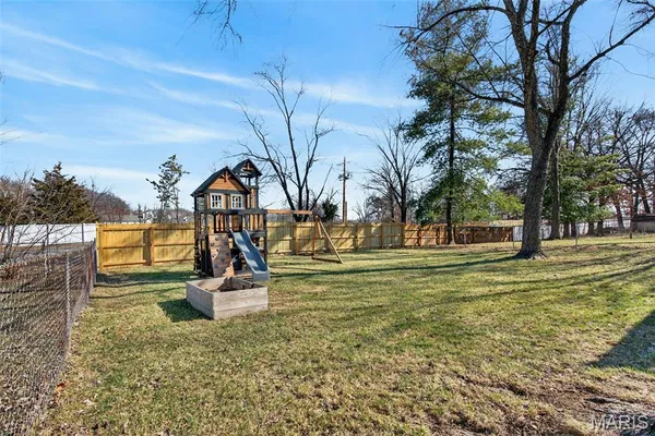 $280,000 | 916 Tree Trails Lane, Fenton, MO 63026