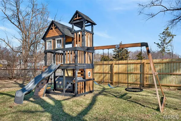 $280,000 | 916 Tree Trails Lane, Fenton, MO 63026