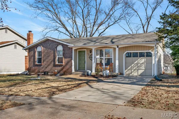 $280,000 | 916 Tree Trails Lane, Fenton, MO 63026