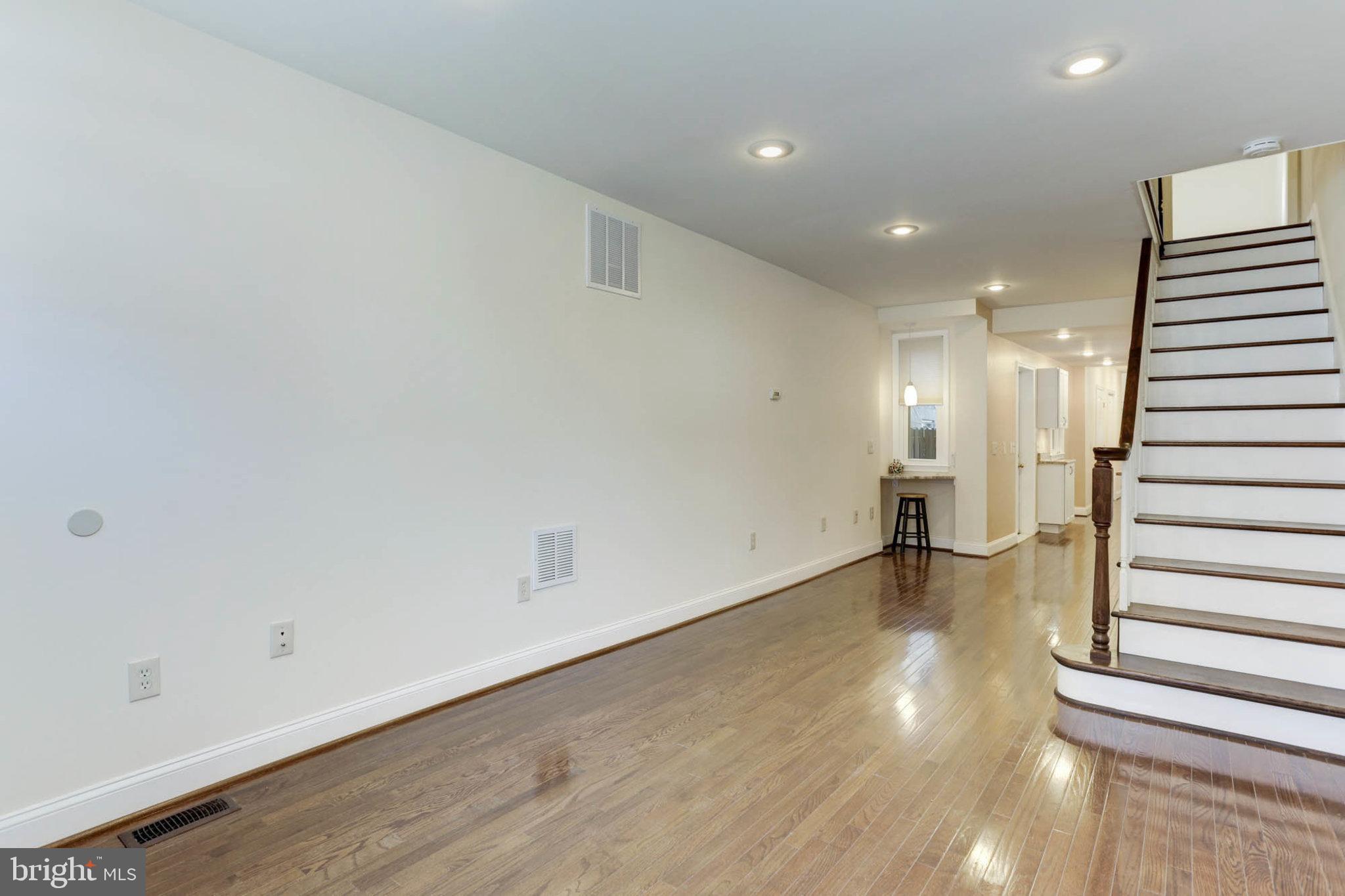 426 South Eden Street Baltimore, MD 21231 - Photo 5 of 35