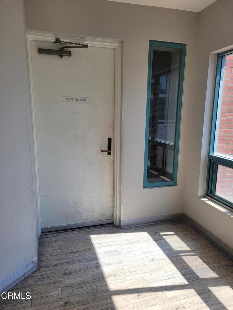 865 South B Street, Unit H3 Oxnard, CA 93030 - Photo 11 of 15 an empty room with windows and closet