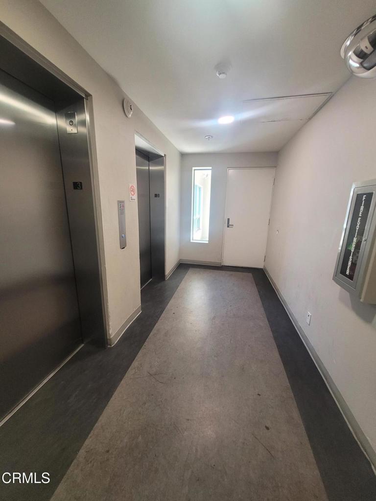 865 South B Street, Unit H3 Oxnard, CA 93030 - Photo 12 of 15 a view of hallway with window