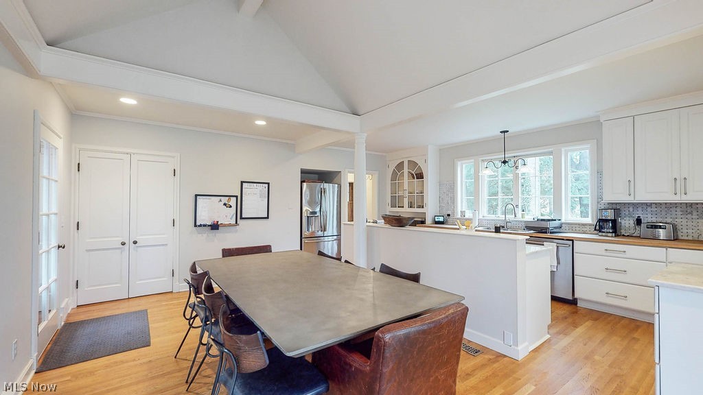 636 Falls Road Chagrin Falls, OH 44022 - Photo 9 of 35 Gallery Image 9