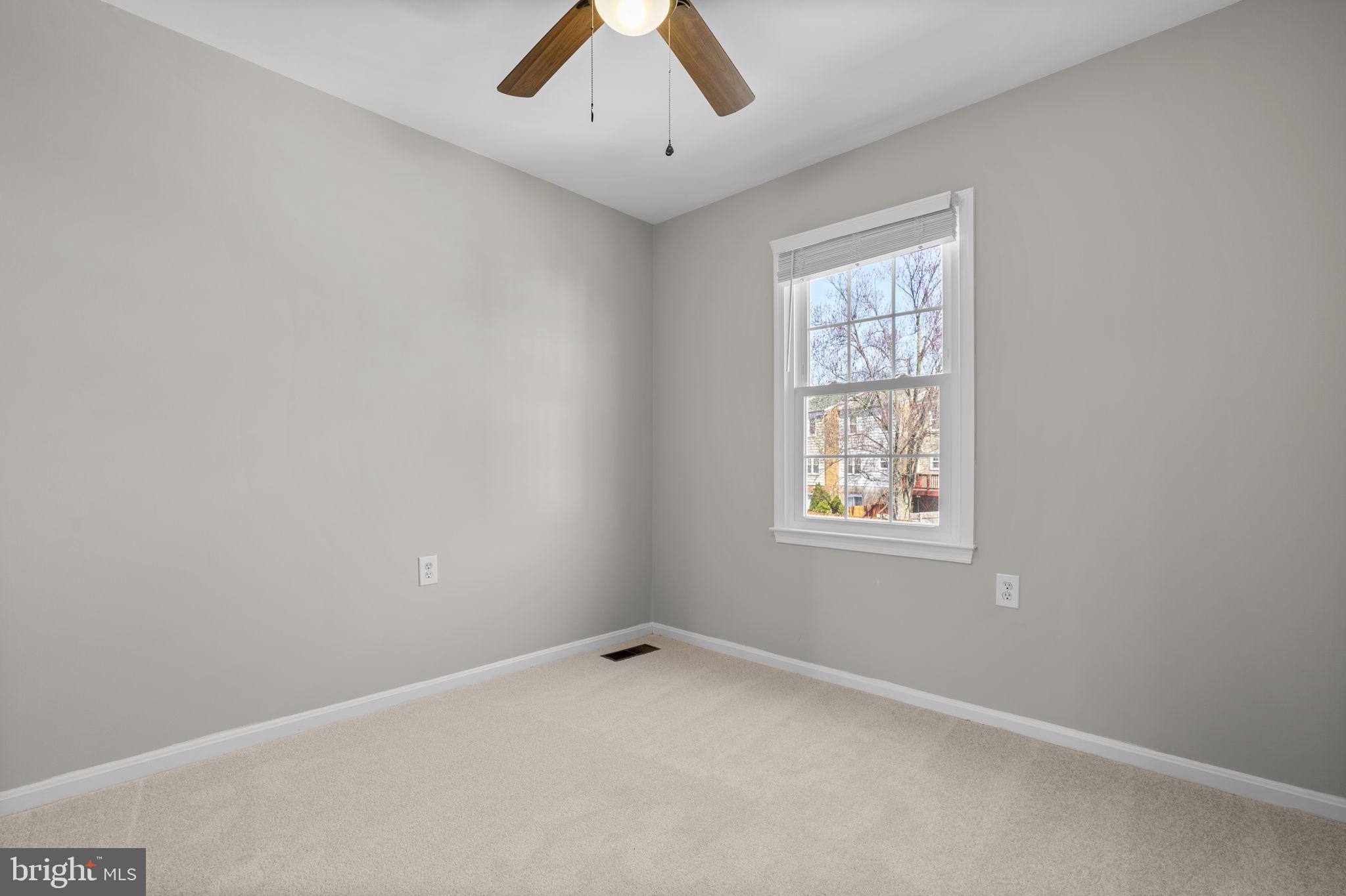 3050 Seminole Road Woodbridge, VA 22192 - Photo 18 of 35 an empty room with a window