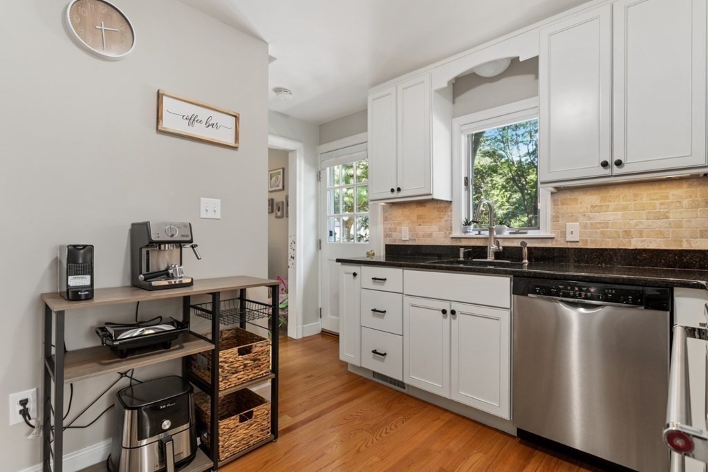 124 High Haith Road Arlington, MA 02476 - Photo 12 of 42